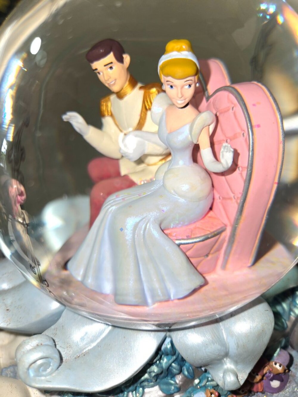 Disney Cinderella 50th Anniversary Musical Snow Globe Carriage